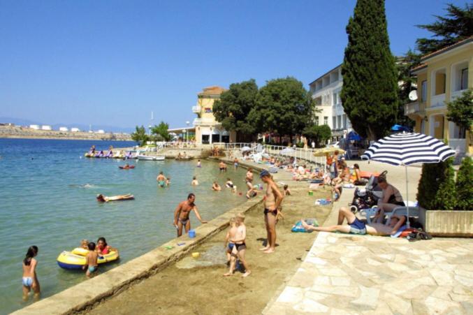 אומיסאליי Hotel Adriatic מראה חיצוני תמונה