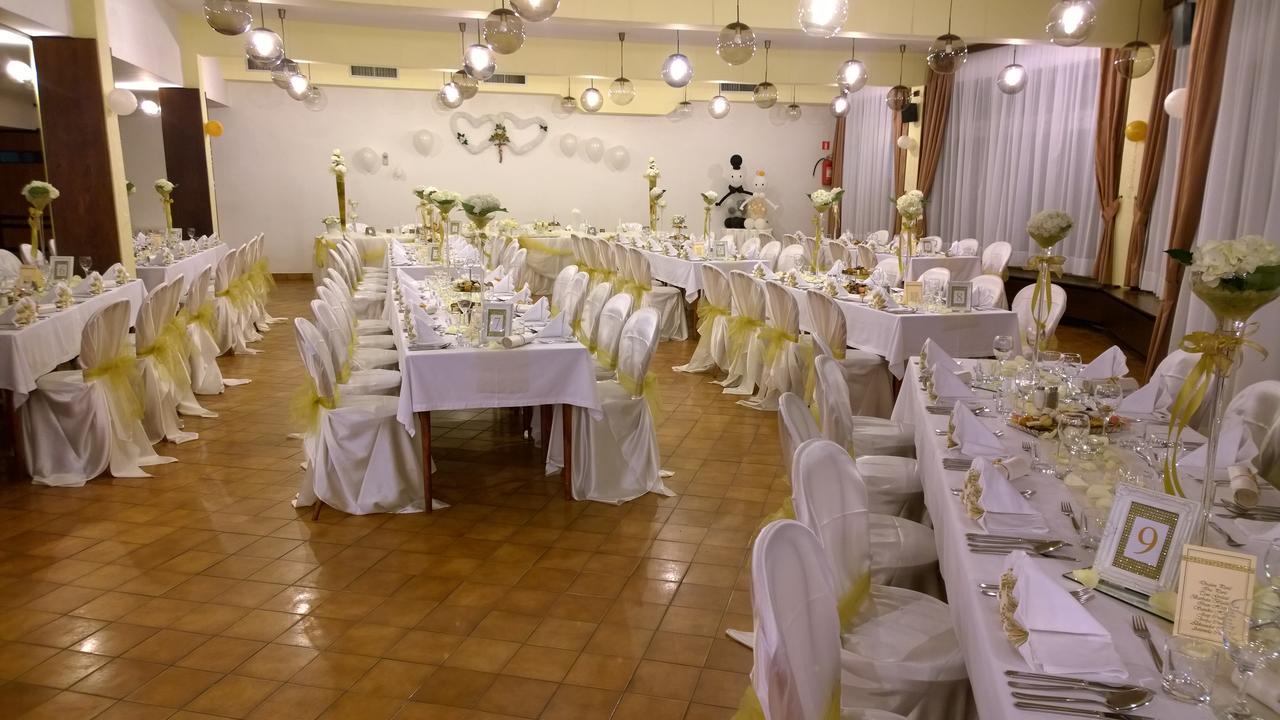 אומיסאליי Hotel Adriatic מראה חיצוני תמונה
